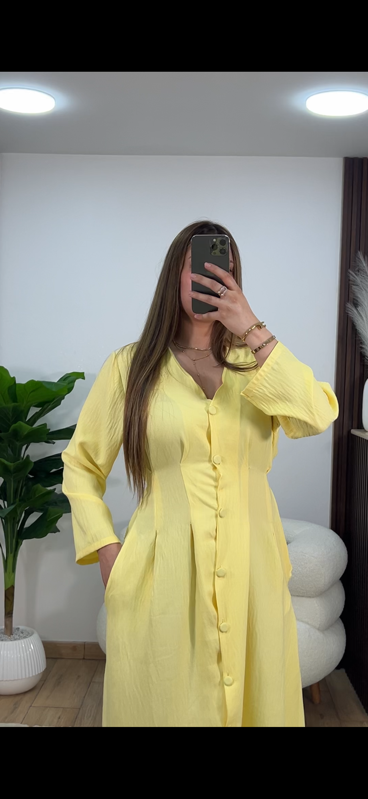 ROBE BOUTON
